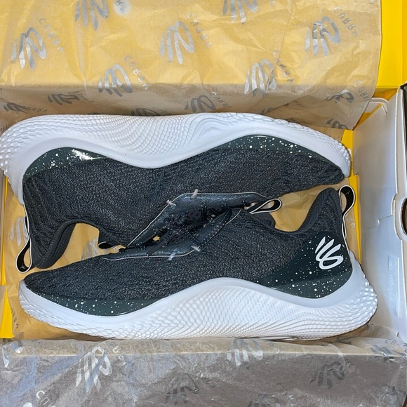 BRAND NEW Steph Curry Size 13 Basketball Shoes - Picture 2 of 7